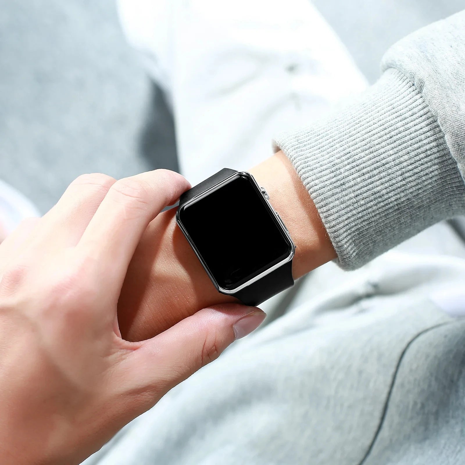 Montre numérique simple pour hommes et femmes, montre électronique LED de sport tendance, bracelet en silicone noir, montre décontractée pour hommes, Reloj Hombre